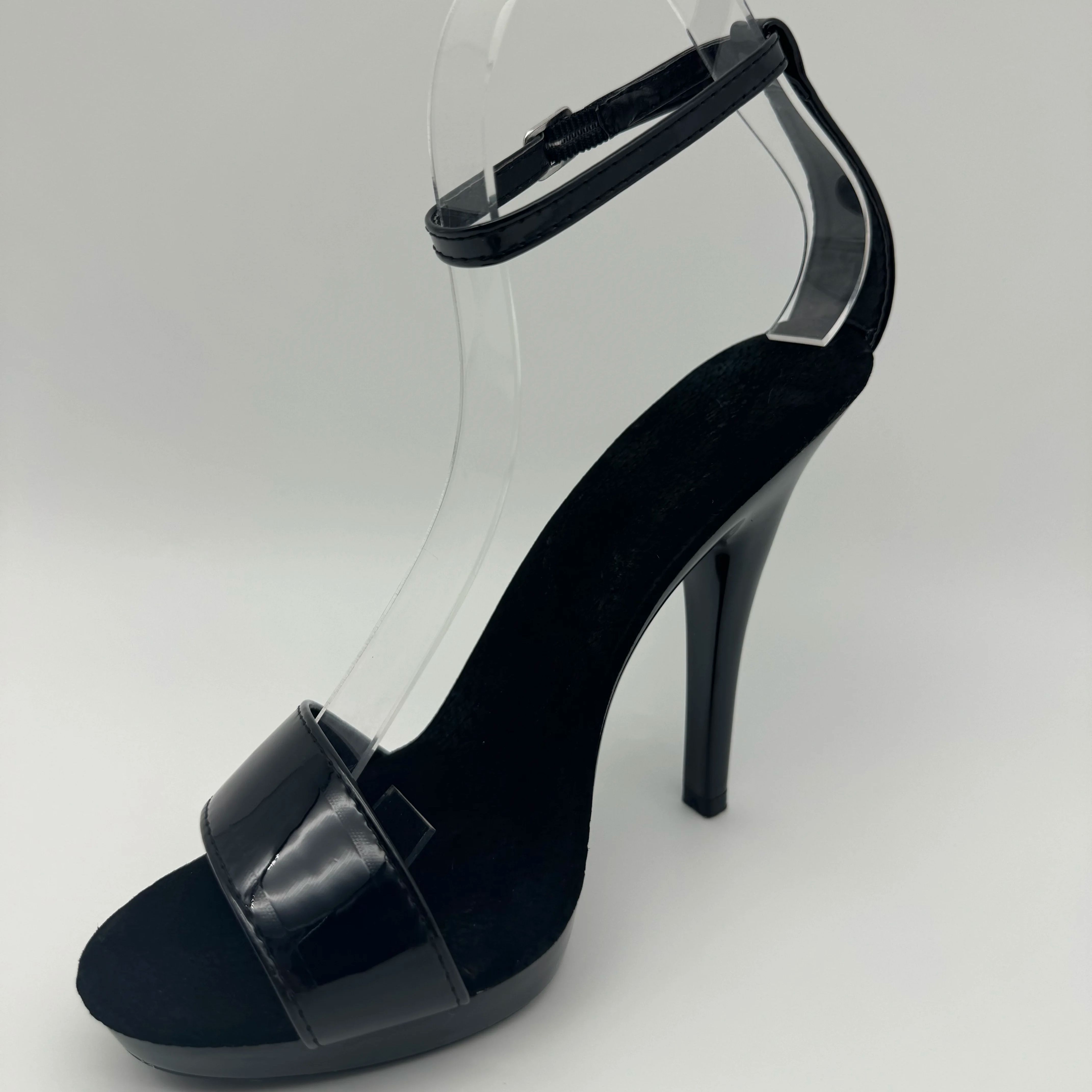 Stilettos pretos de patente 13 - Wide Fit Heels avaliação e preço
